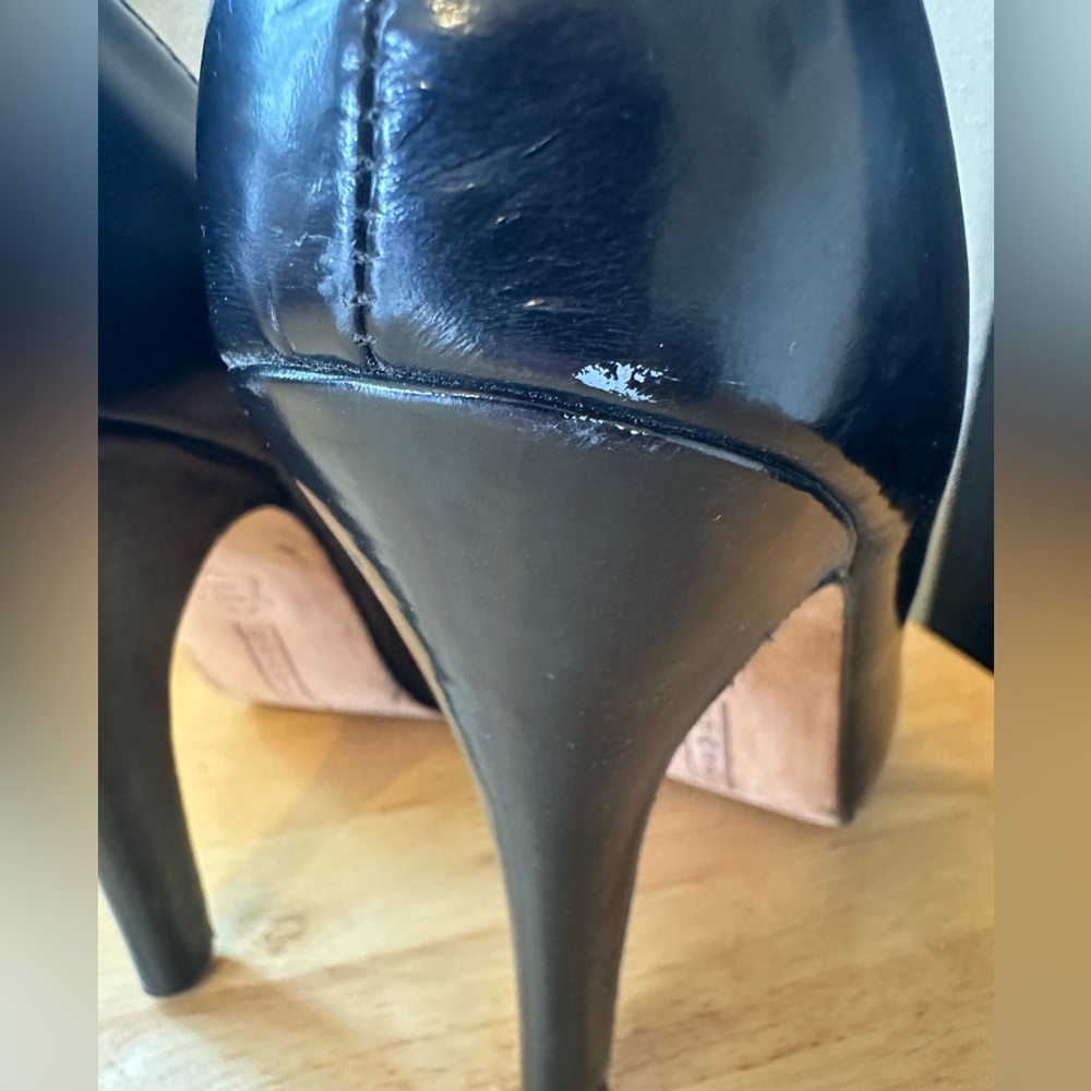 Steve Madden Classic Black Heels - Picture 4 of 9